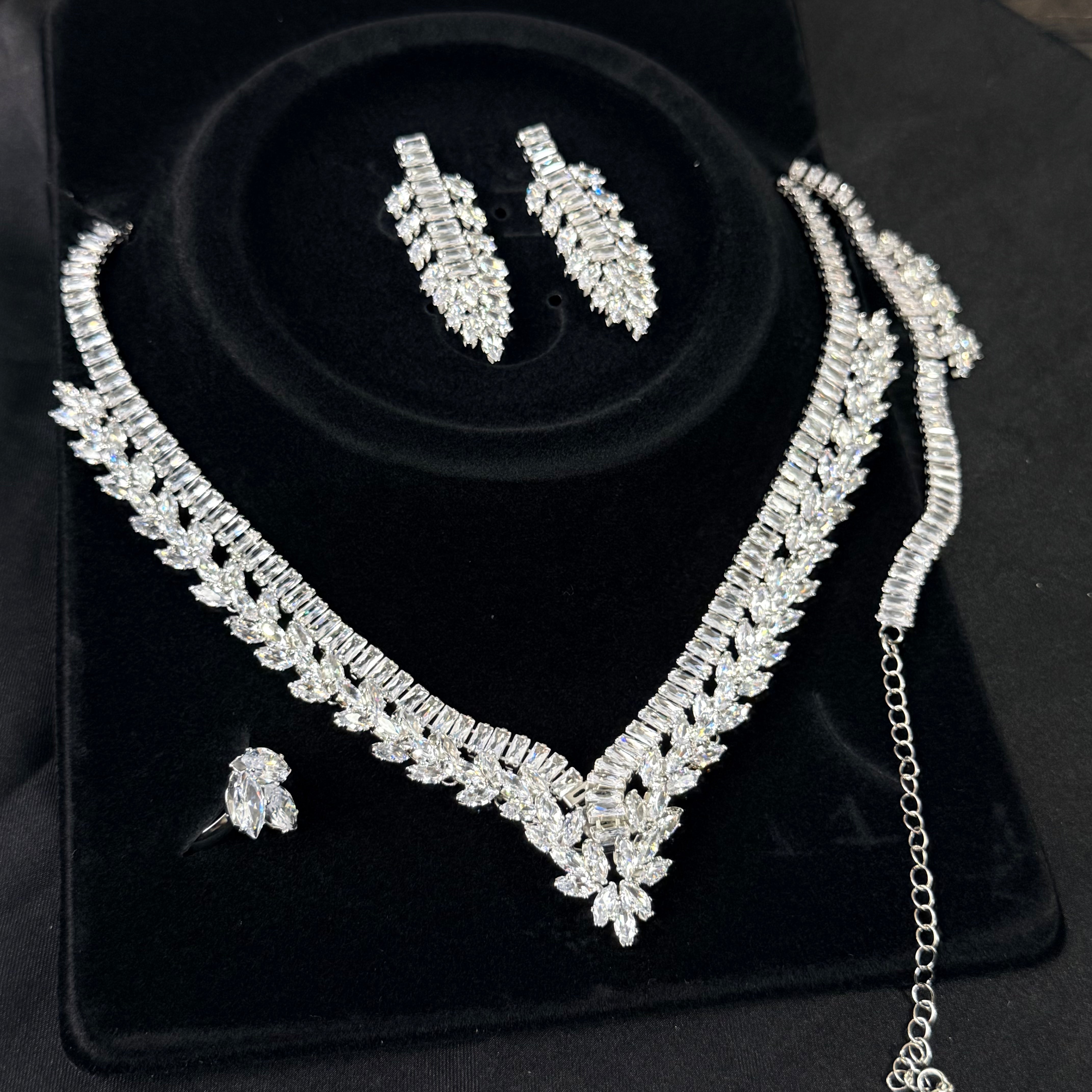 Luxury Cubic Zirconia Bridal Jewelry Set V Cut
