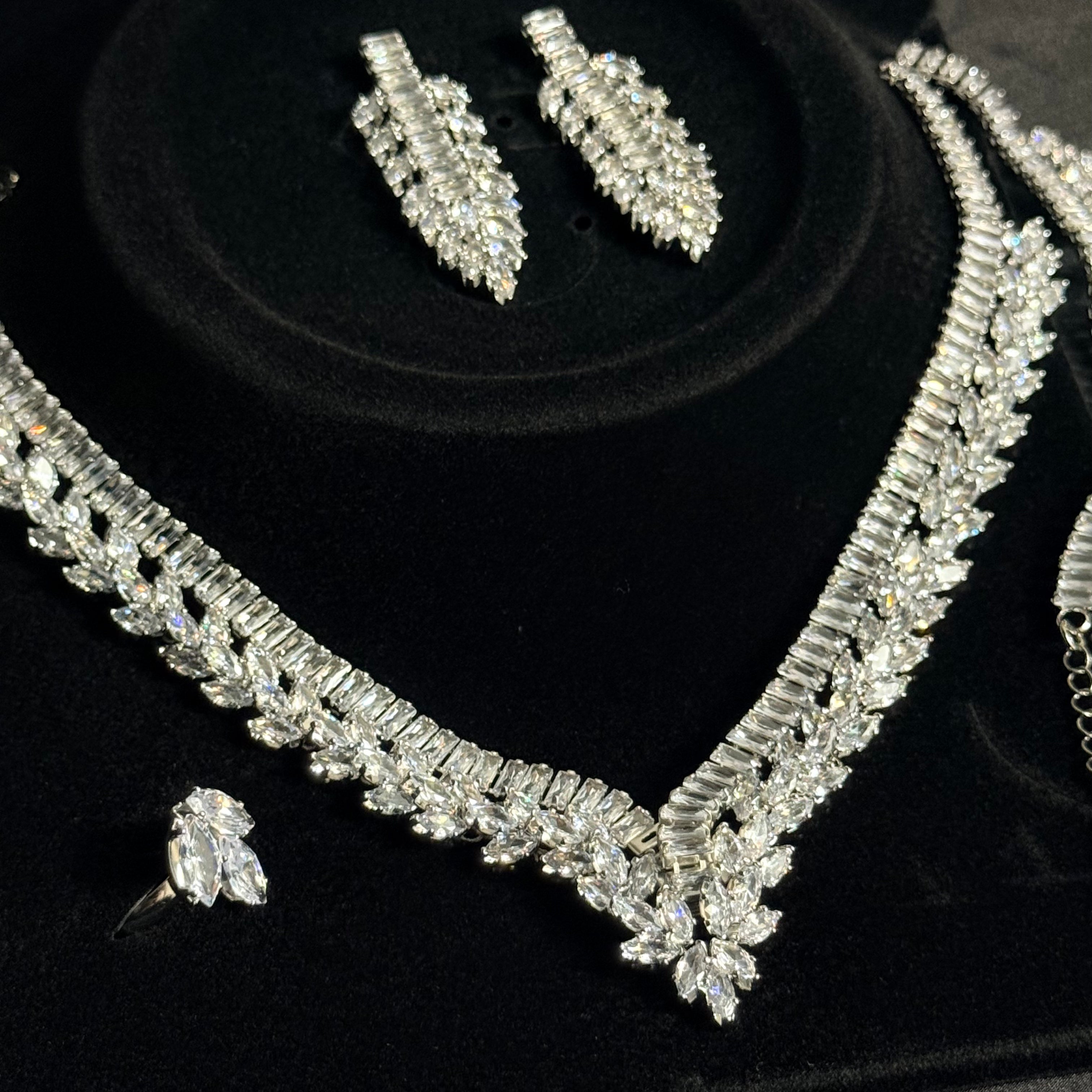 Luxury Cubic Zirconia Bridal Jewelry Set V Cut